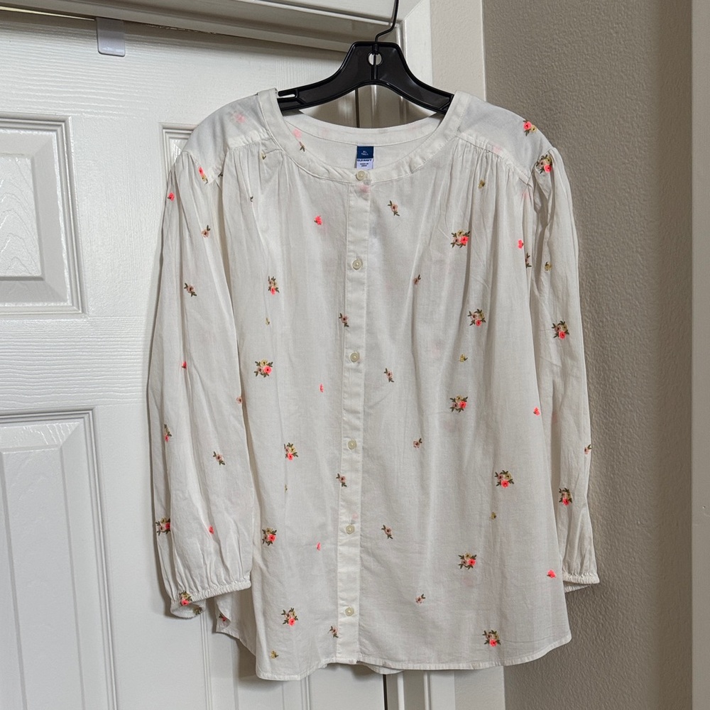 Old Navy Floral Button-Down Blouse